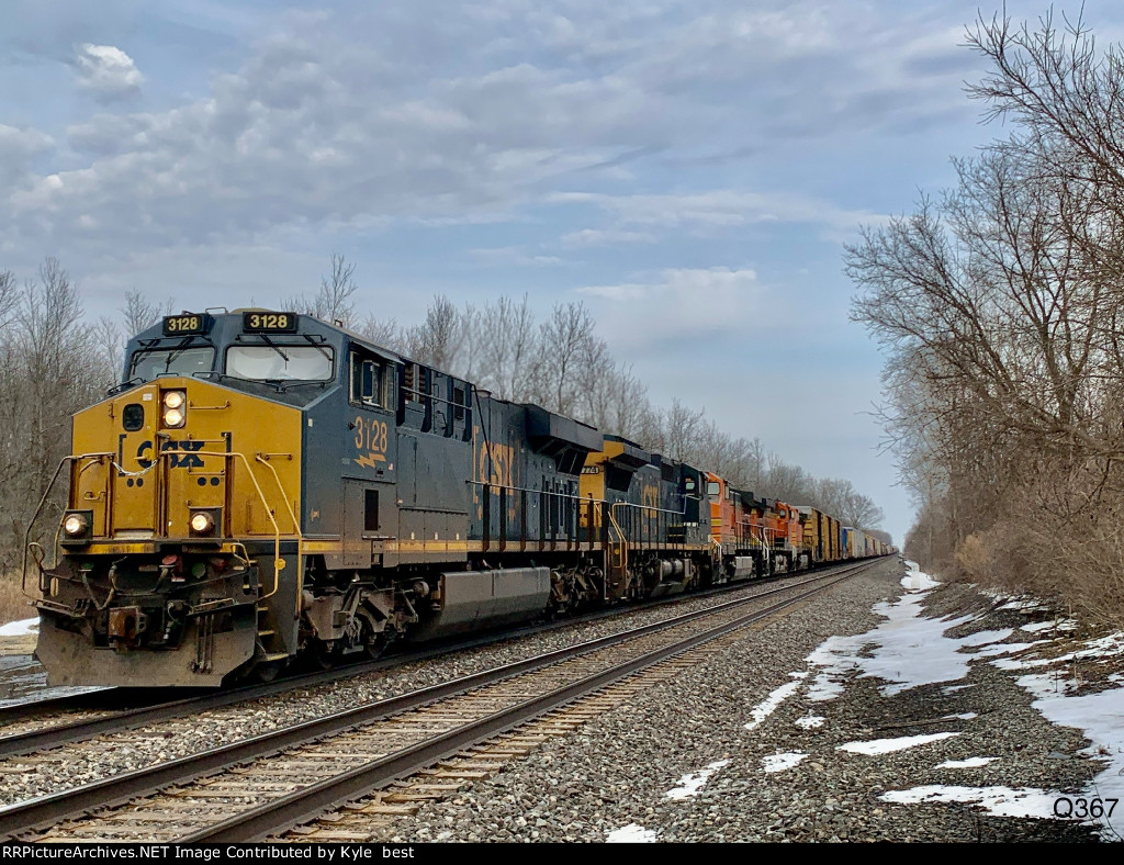 CSX 3128 on Q367 